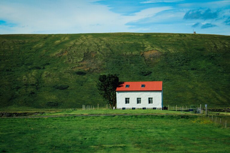 Casa própria em meio à natureza um lugar só seu.